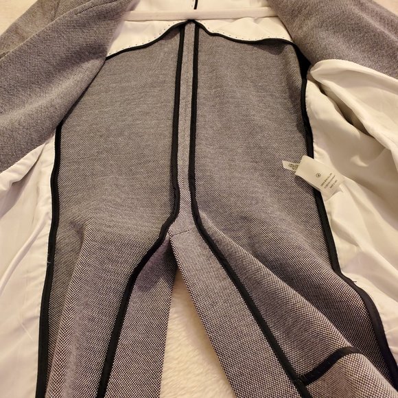 Tommie Bahama Blazor with nautical trim - Picture 6 of 10